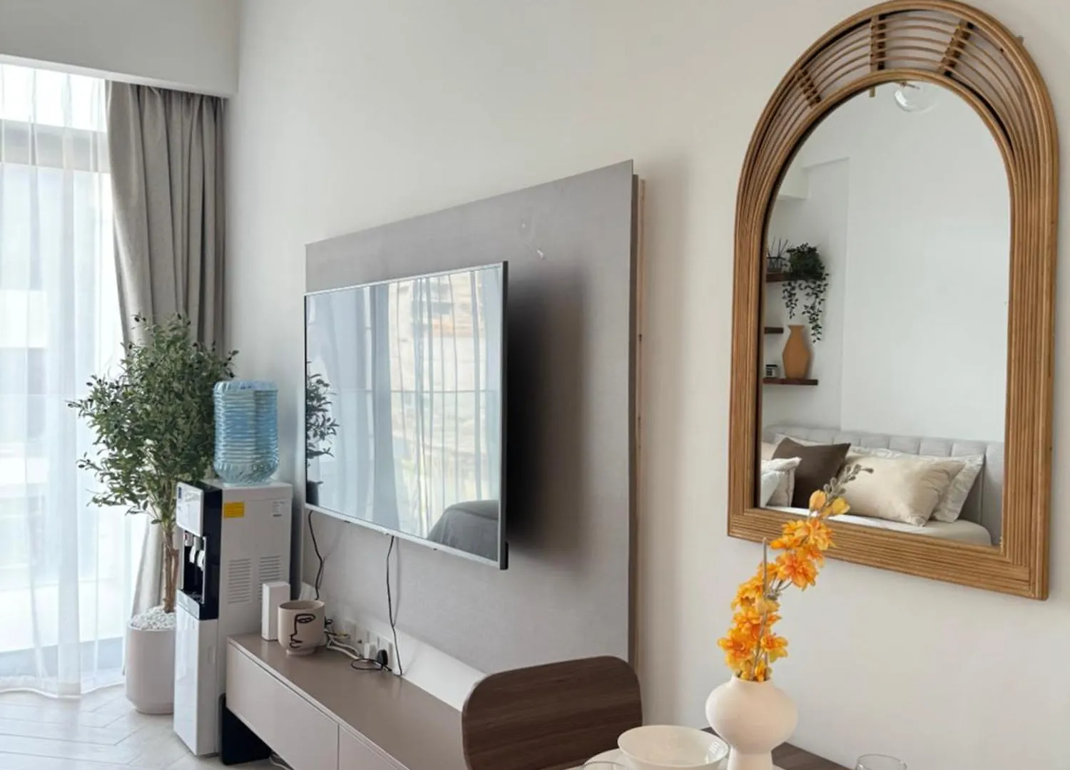Chic Modern Studio- Oxford 212 Dubai