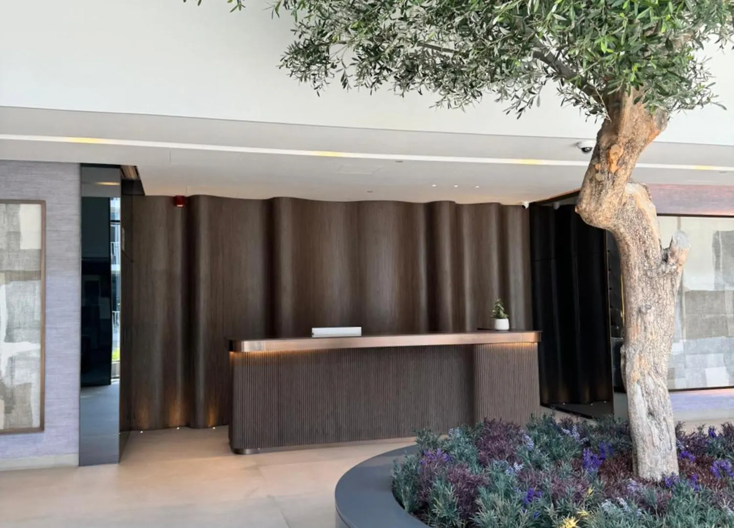 Chic Modern Studio- Oxford 212 Dubai