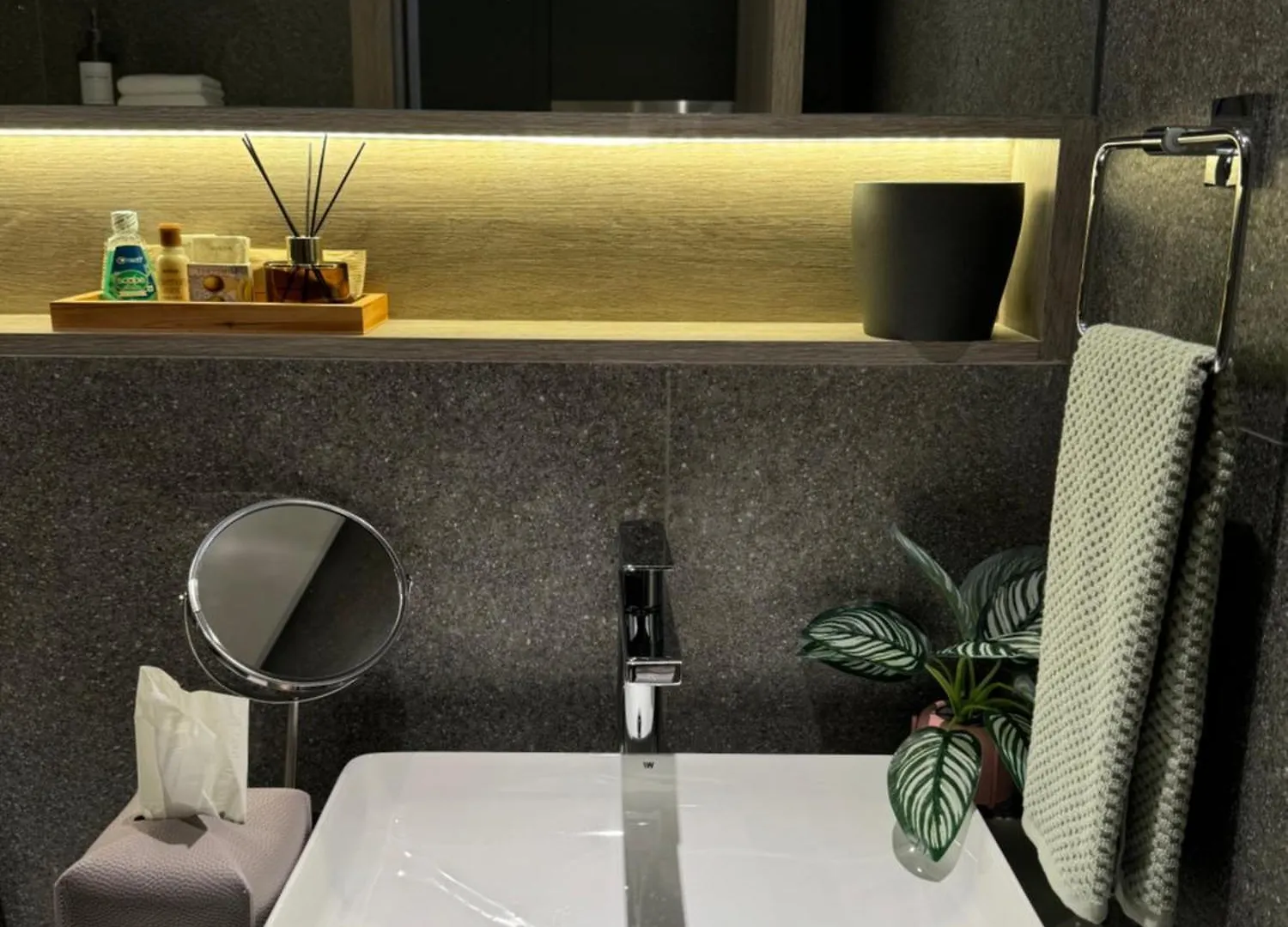Chic Modern Studio- Oxford 212 Dubai
