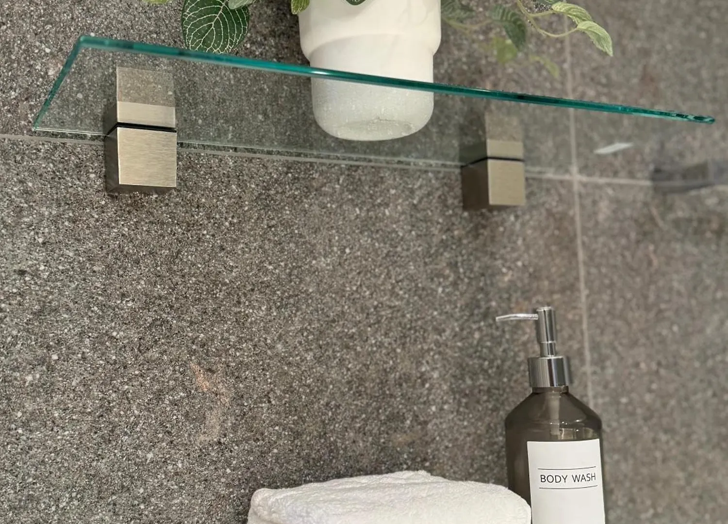 Chic Modern Studio- Oxford 212 Dubai Apartment